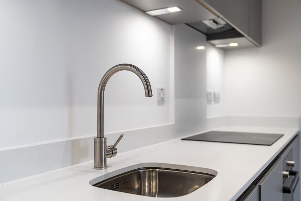 Apartment in Croydon - More