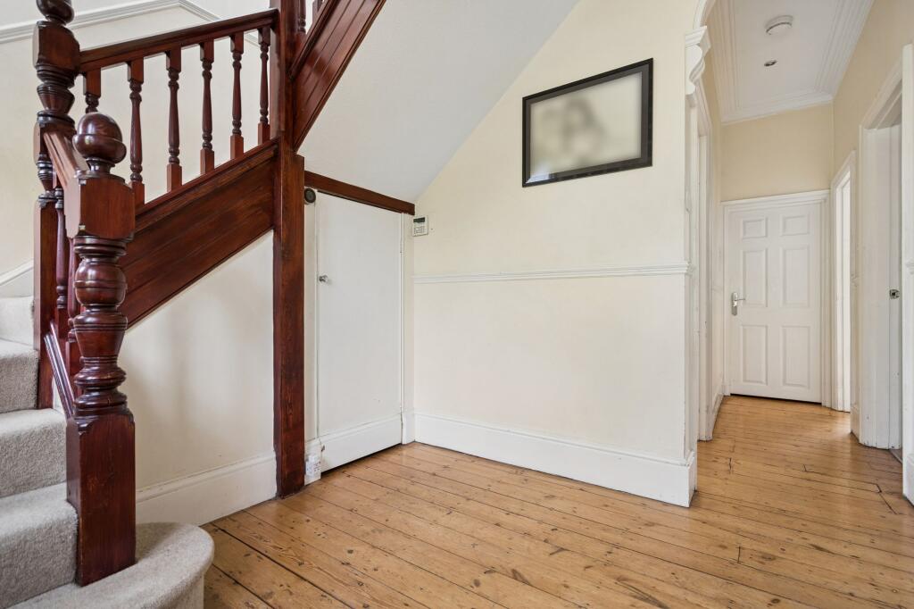 House in Watford, Hertfordshire - View 5