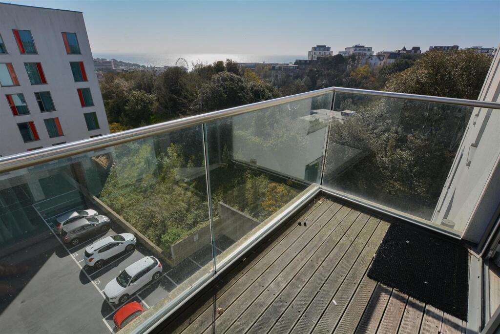 Apartment in Bournemouth - More