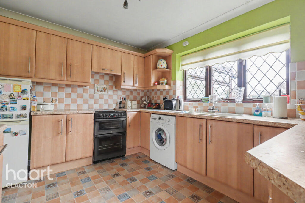 House in Clacton-on-Sea - View 2