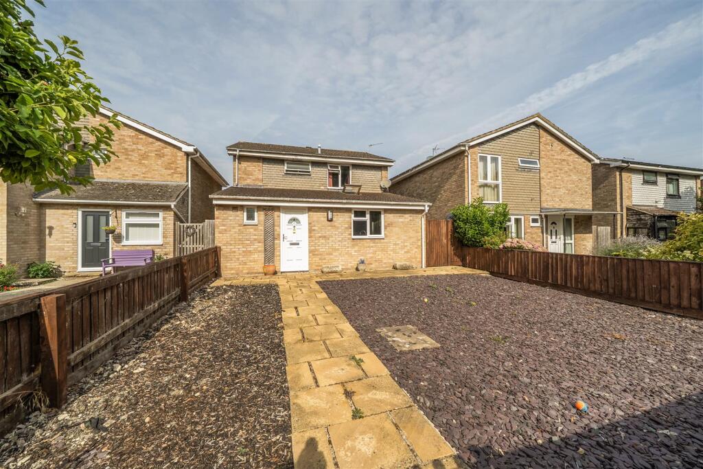 Main image of property: Edington Place, Grove, Wantage