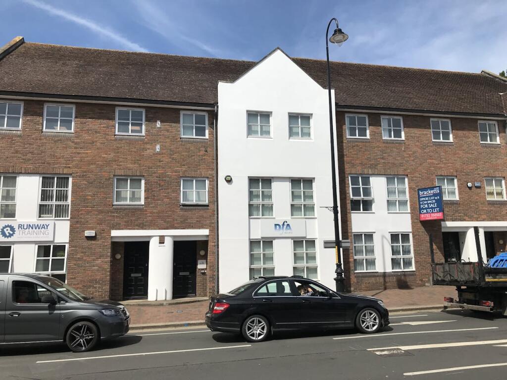 Main image of property: 192 High Street, Tonbridge, TN9 1BE