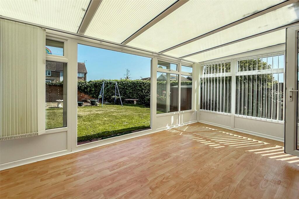 Parkside Avenue, Littlehampton, West Sussex photo 3