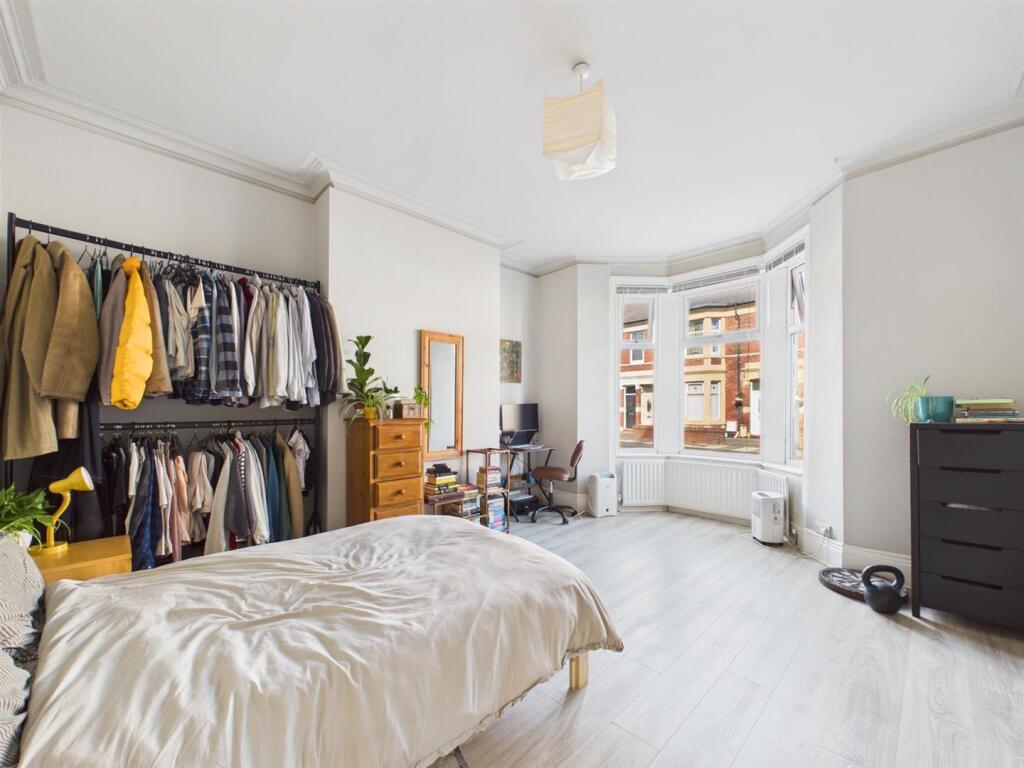 Apartment in Newcastle upon Tyne - View 5