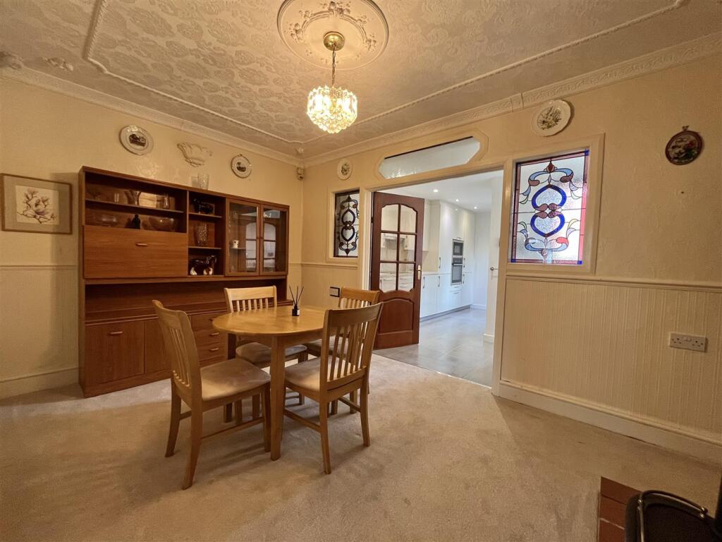 House in Tameside, Hollins - More