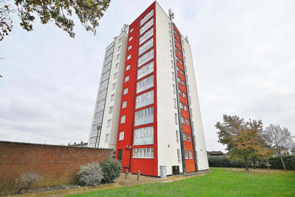 Main image of property: High Street, Langley, Berkshire, SL3