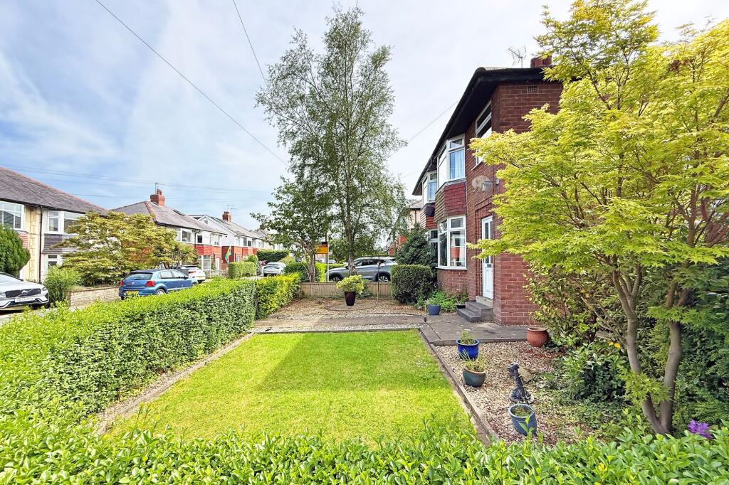 House in Harrogate, Pannal Ash - More
