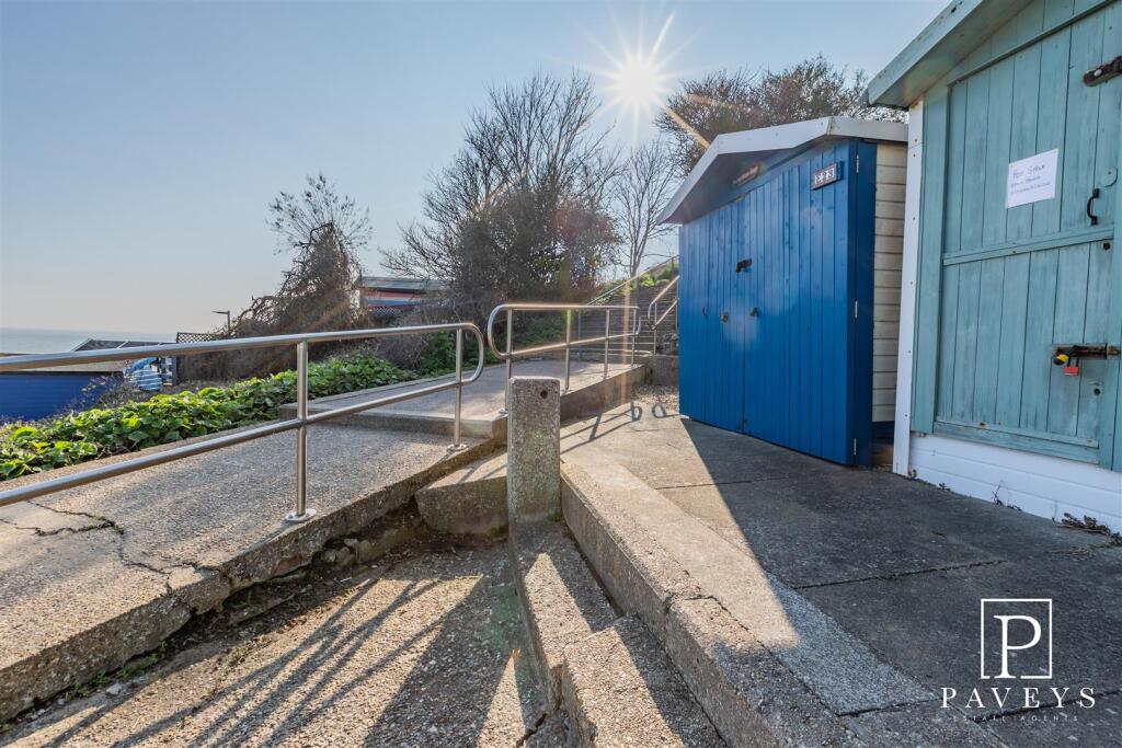Southcliff Parade, Walton On The Naze photo 3