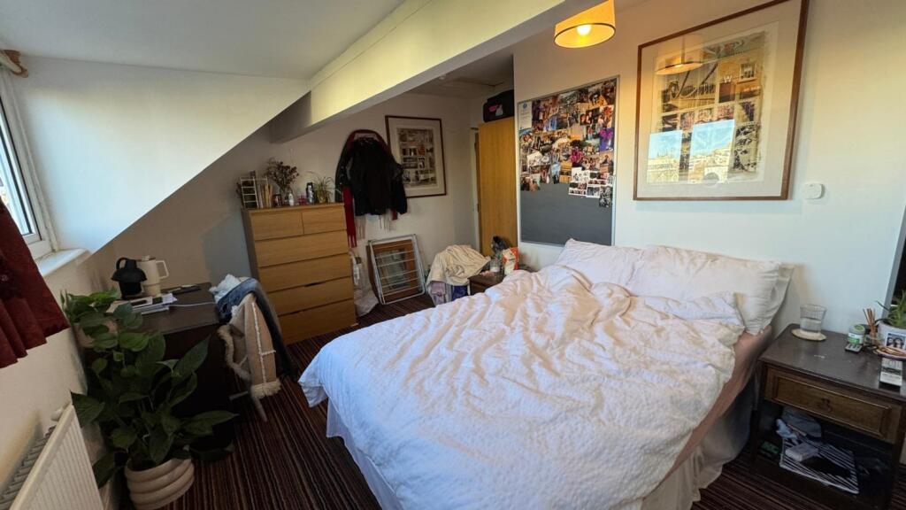6 bedroom terraced house for rent