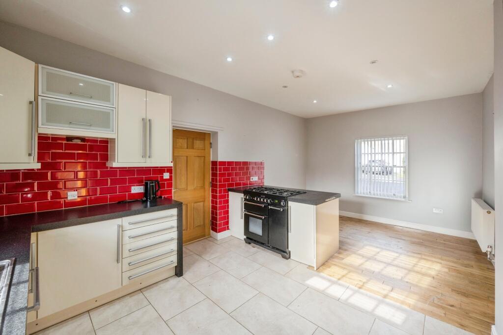 House in Doncaster, Bawtry - View 4