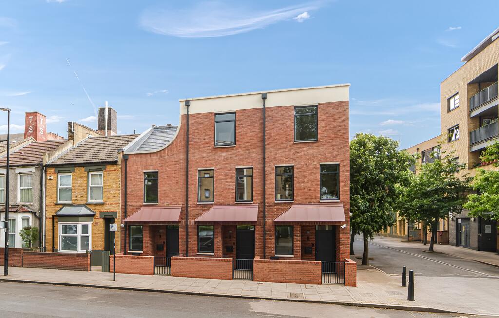 Main image of property: Morris Road, London, E14