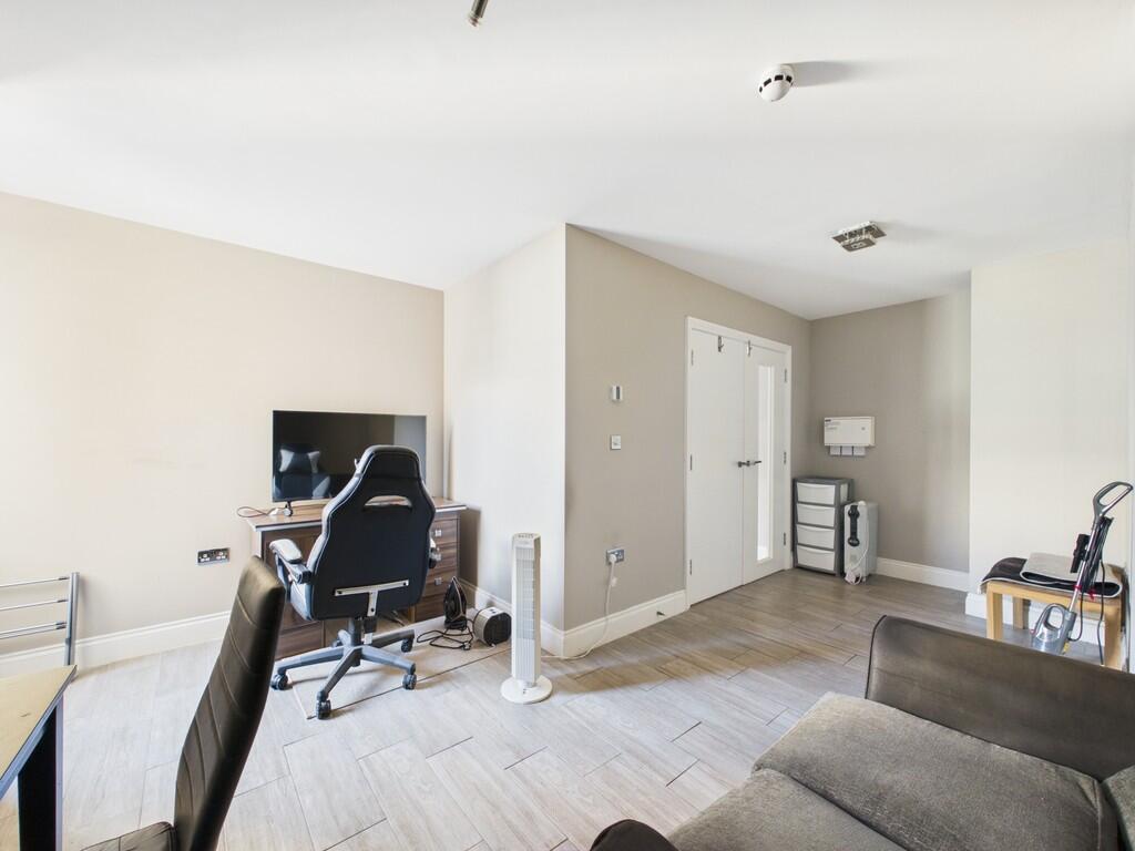 Apartment in Brighton - More