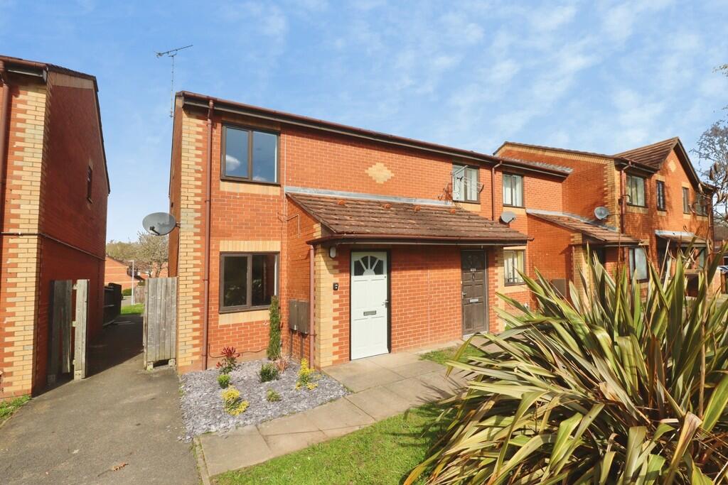 2-bed terraced on Woodfield Avenue, Lincoln, £180,000