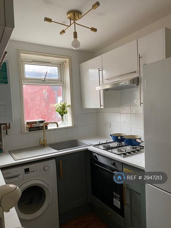 Apartment in London - View 5