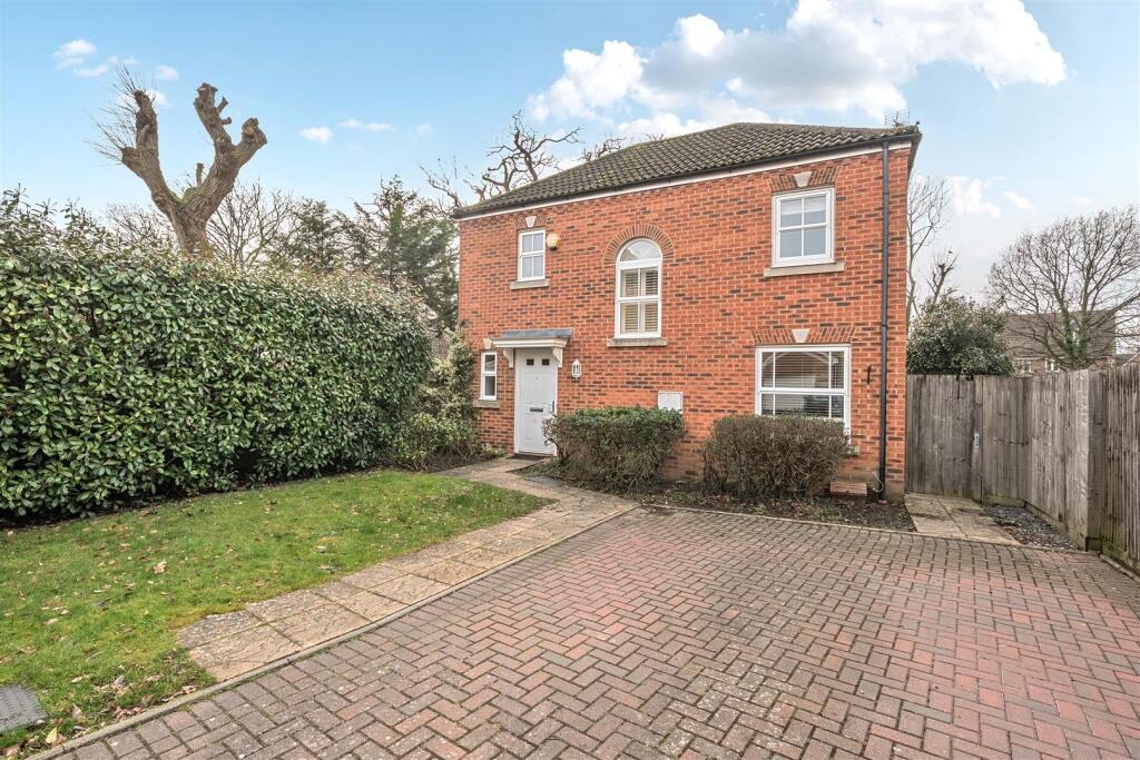 Main image of property: Dowles Green, Wokingham, Berkshire, RG40 5AB