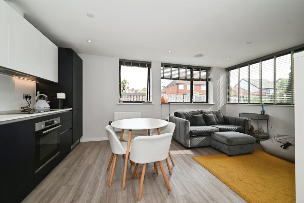 Apartment in Wokingham - View 4