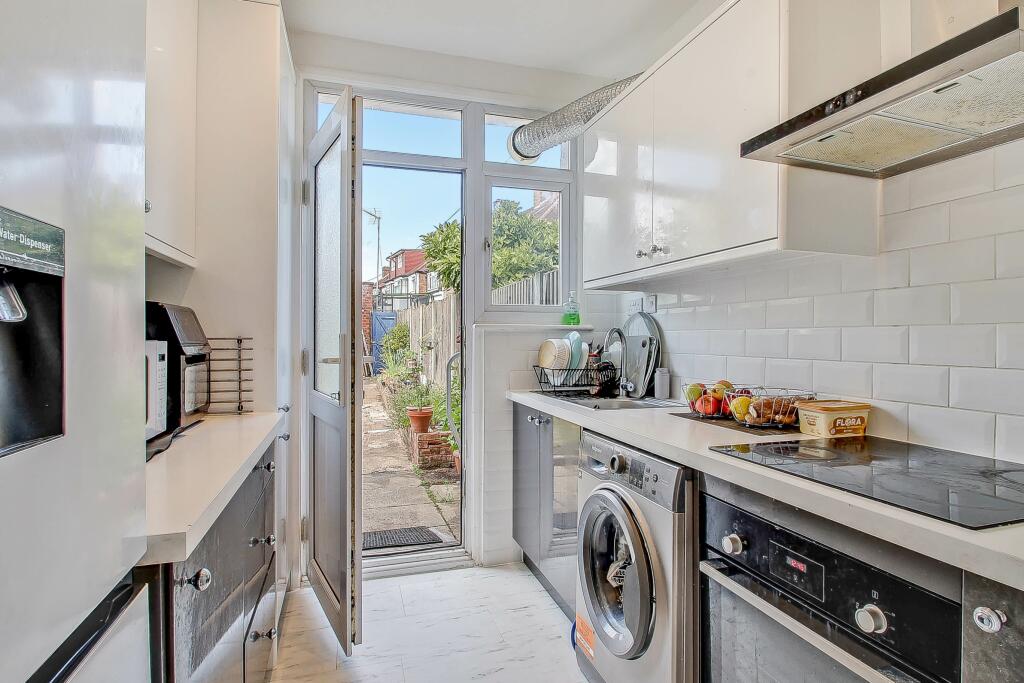 House in Harrow - View 4