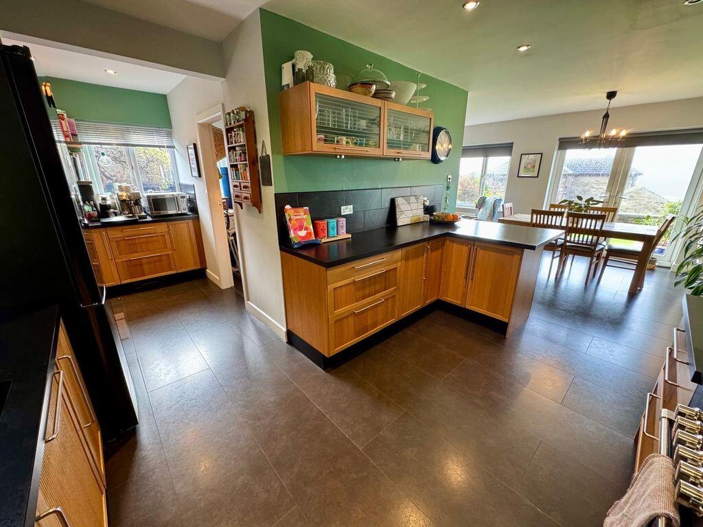 House in Huddersfield - View 4