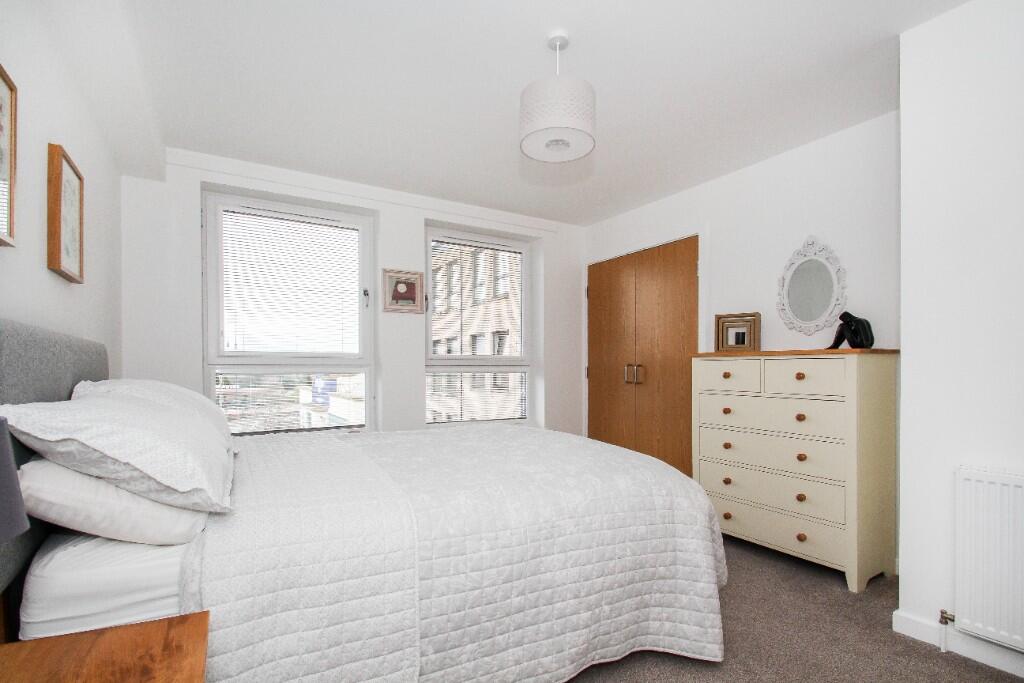Flat 23, 9 Ferrymuir, Glenforth Court, South Queensferry, Edinburgh, EH30 9BQ - More