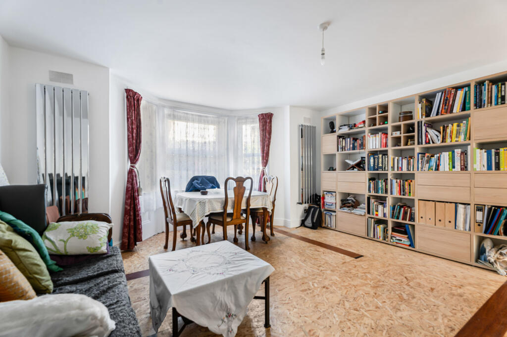 Apartment in London - More