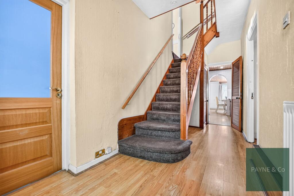 Glenthorne Gardens, Barkingside, IG6 photo 4