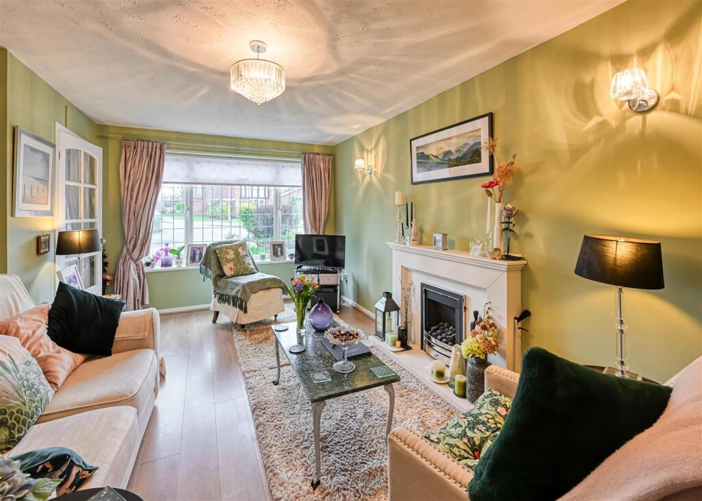 62 Woodcote Road, Tettenhall, Wolverhampton, WV6 8LG photo 3