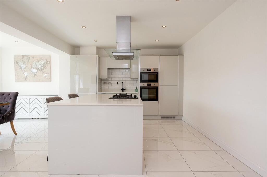 Farfield Court, Bramham, LS23 photo 4