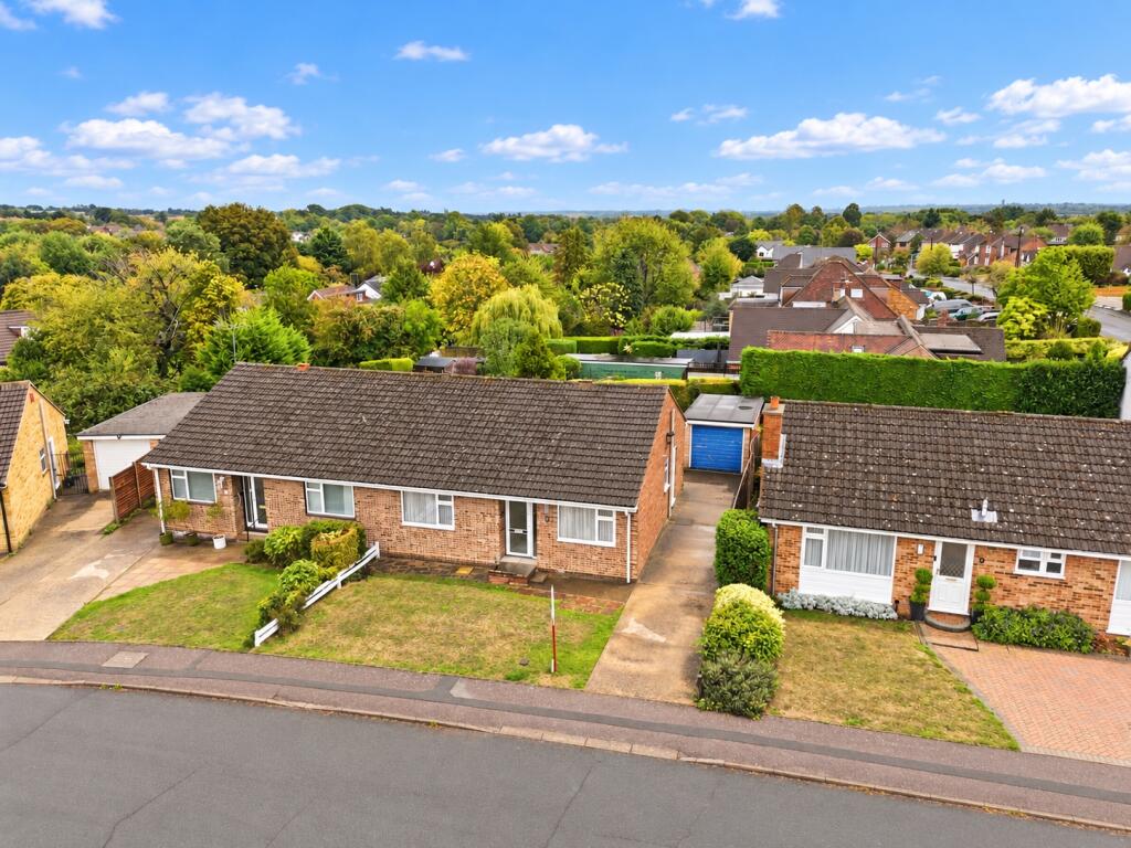 Main image of property: Dell Rise, Park Street, St. Albans, Hertfordshire, AL2