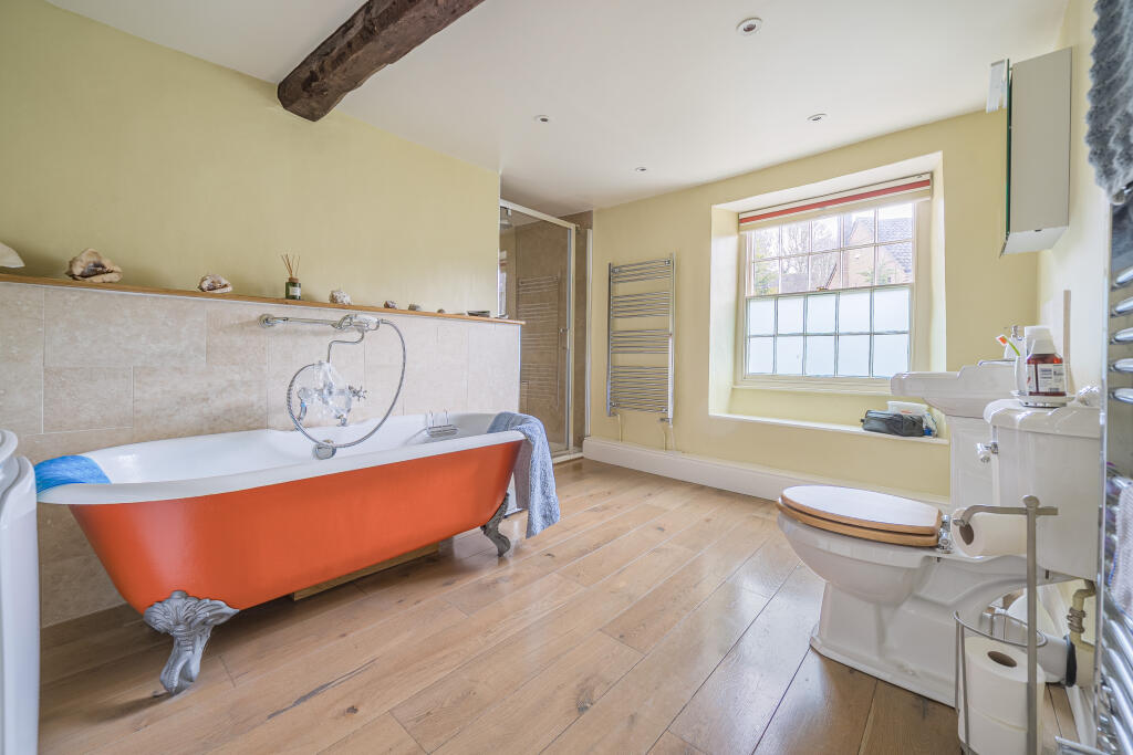 House in Northampton, Weston and Weedon - More