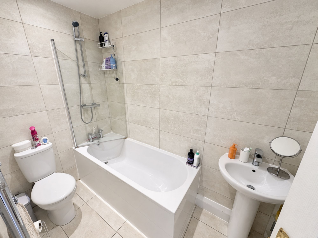 Apartment in Newcastle upon Tyne - More
