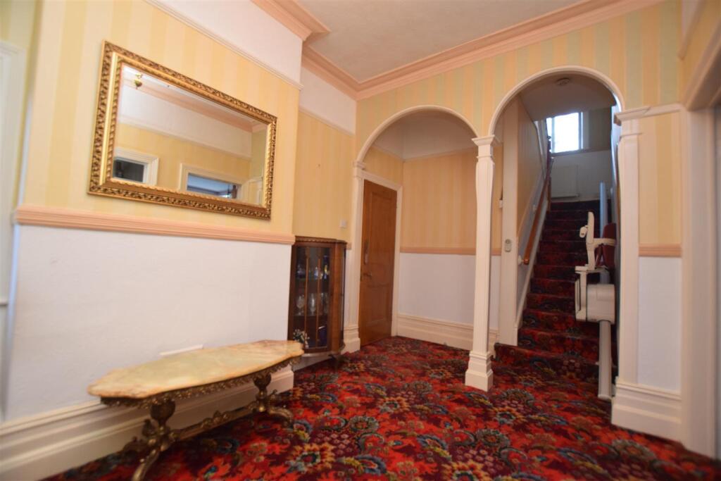 Manchester Road, Castleton, Rochdale photo 4