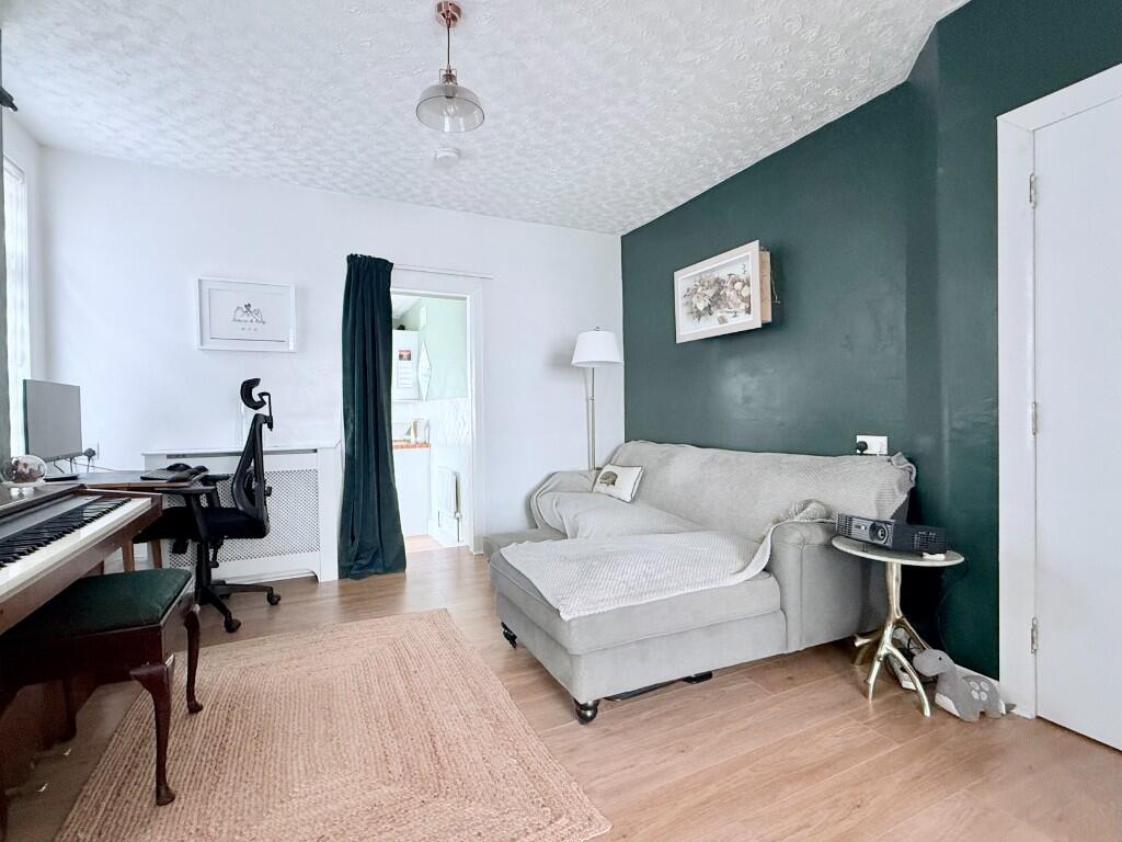 Rylands Road, Southend-On-Sea, Essex, SS2 photo 4