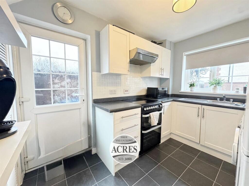 Additional image 3 of Walcot Close, Four Oaks, Sutton Coldfield