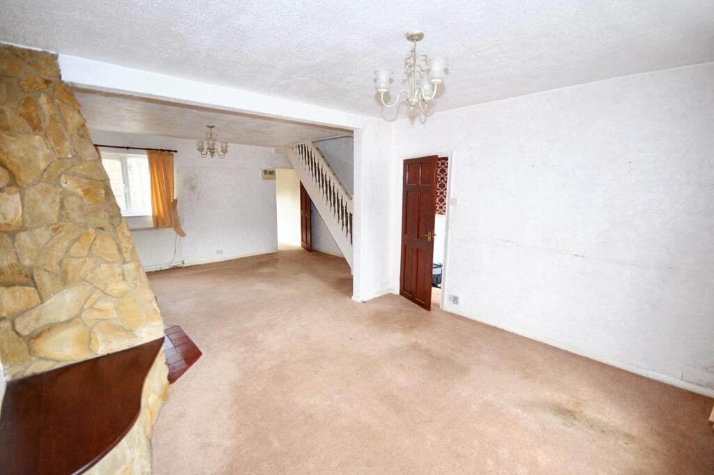 Harrowick Lane, Earls Barton, Northampton photo 2