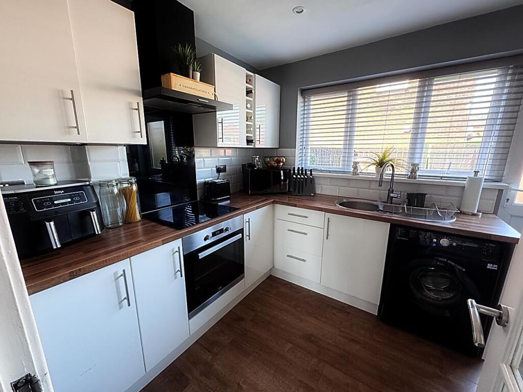 Welwyn Close, Wallsend - More