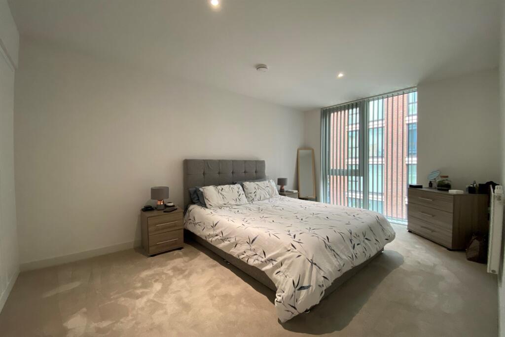 Apartment in London - More