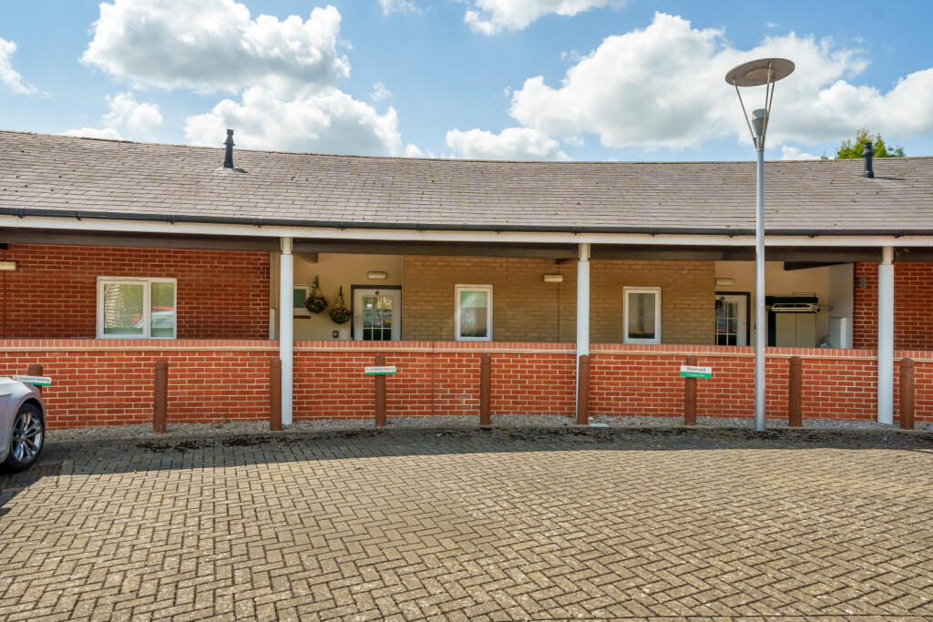 2-bed house on Trustees Close, Denham Garden Village, Denham, Buckinghamshire, UB9, £390,000