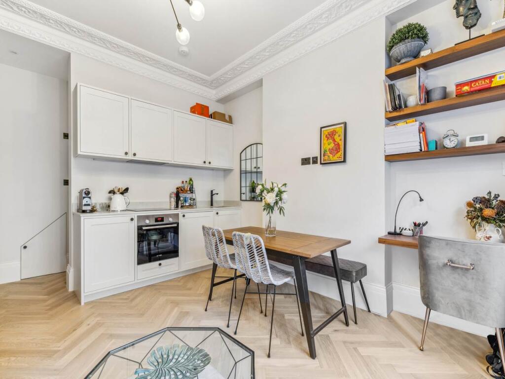 Studio flat for rent