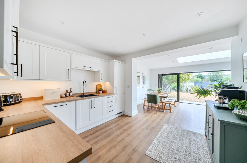 Little Herberts Road, Charlton Kings, Cheltenham photo 4