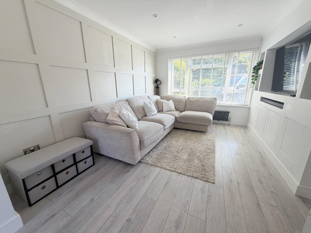 House in Surrey Heath, Windlesham - View 5