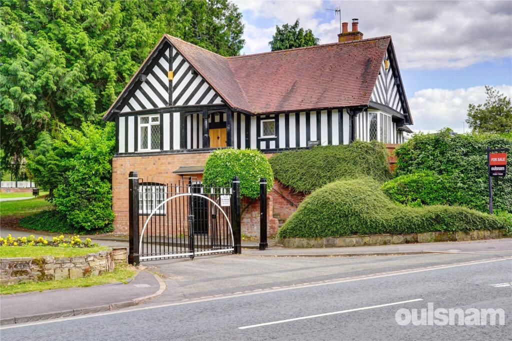Main image of property: Worcester Road, Droitwich, Worcestershire, WR9