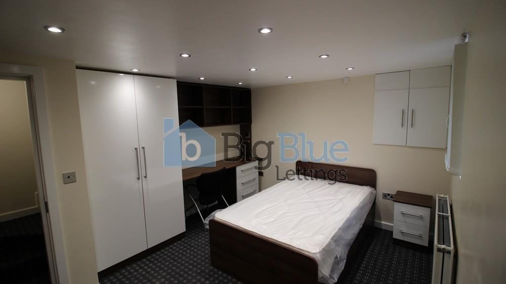 House in Leeds, West Yorkshire - View 5