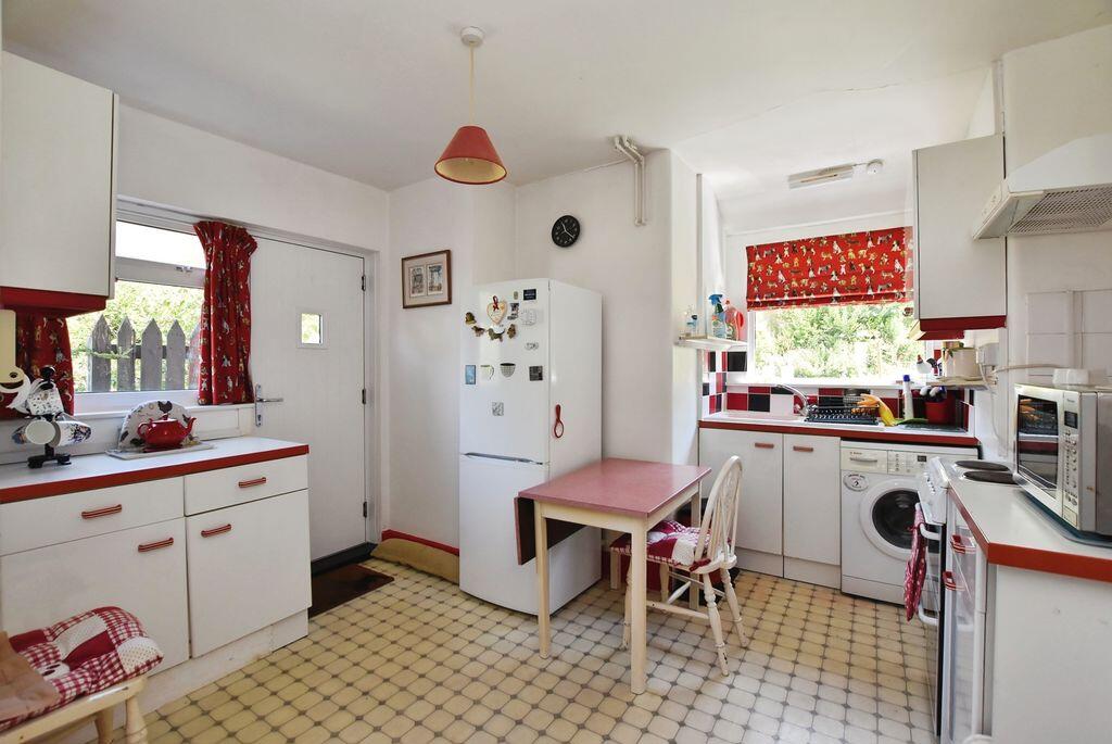 Pauls Dene Road, Salisbury                ***VIDEO TOUR*** photo 4