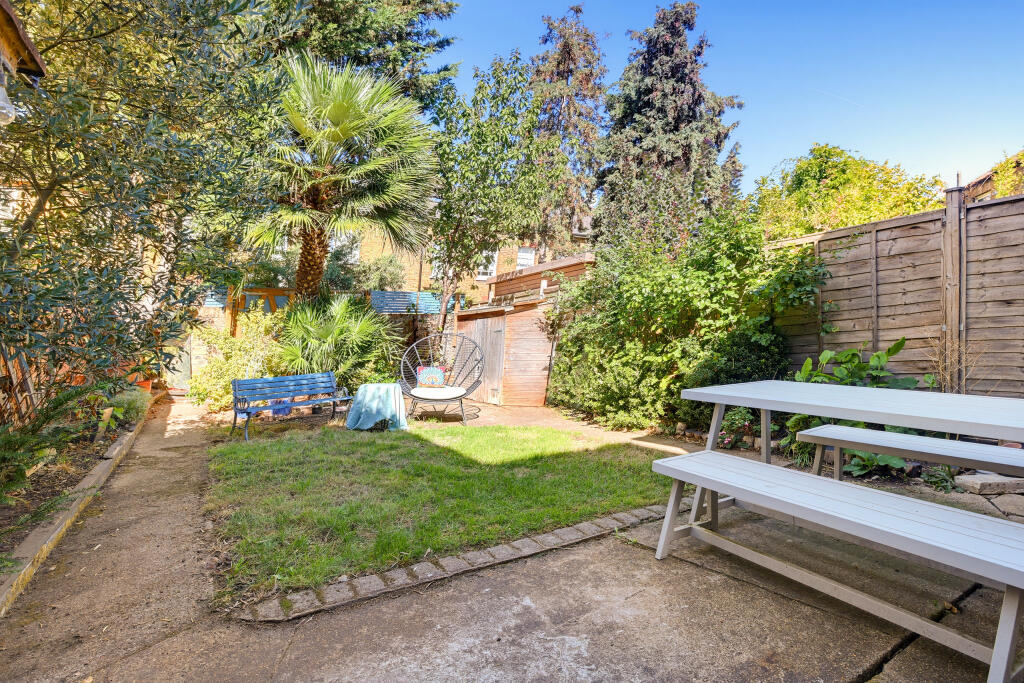 Apartment in Twickenham - View 5