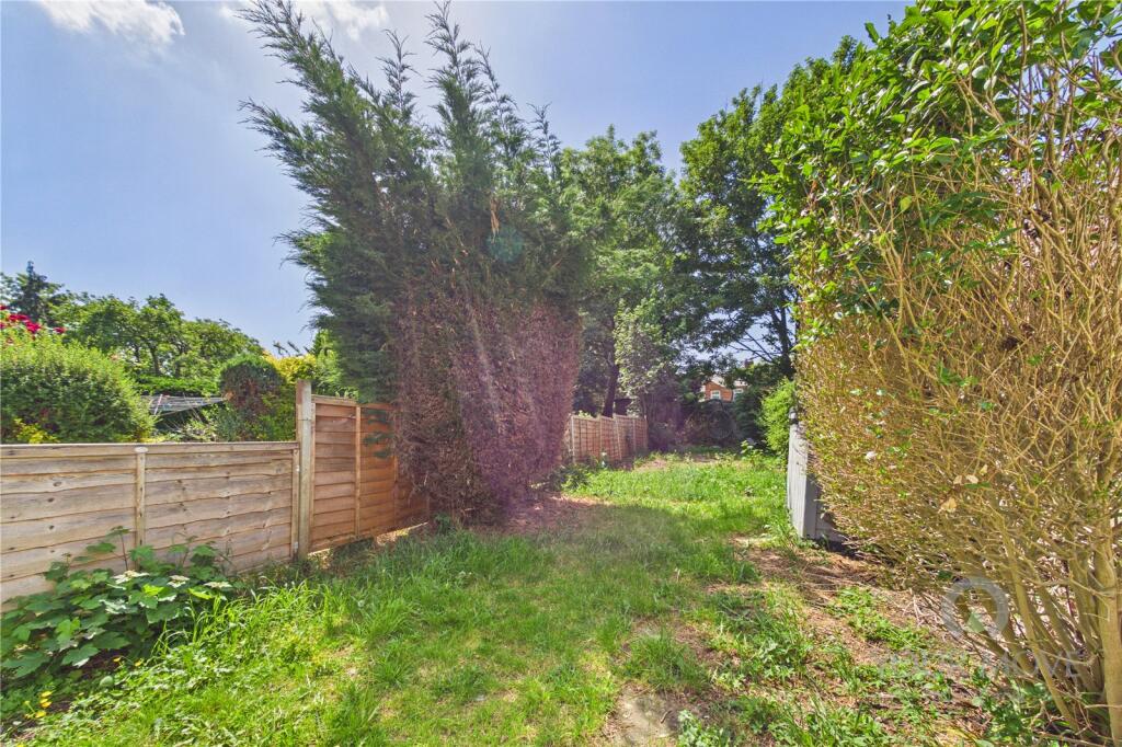 House in Northampton, Kingsley Park - View 2