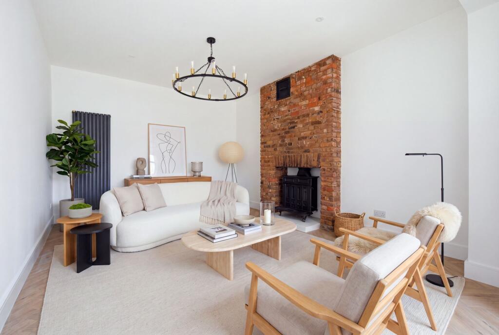 House in Slough - View 2