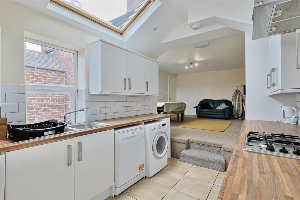 Apartment in Newcastle upon Tyne - View 2
