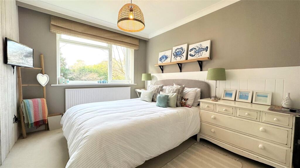 Apartment in Bournemouth - More