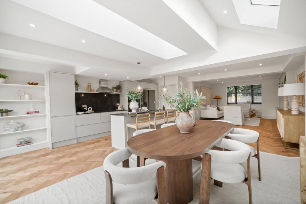 House in London - View 5