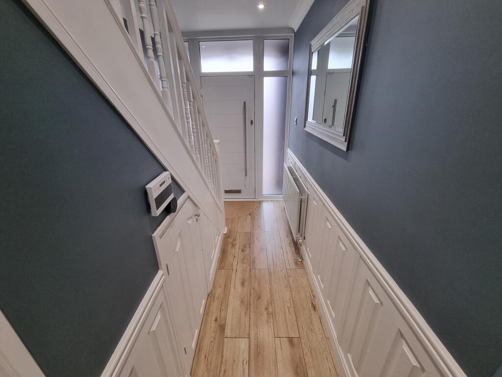 House in Hull - View 4